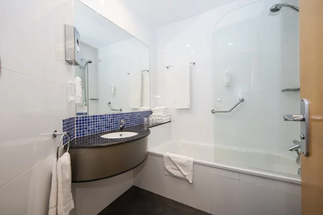 غرفة قياسية بسريرين منفصلين، Holiday Inn Express Barcelona Montmelo 6/7