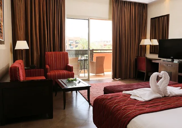 جناح بريميوم بسرير كينج بإطلالة على المسبح، Kenzi Menara Palace 5/8