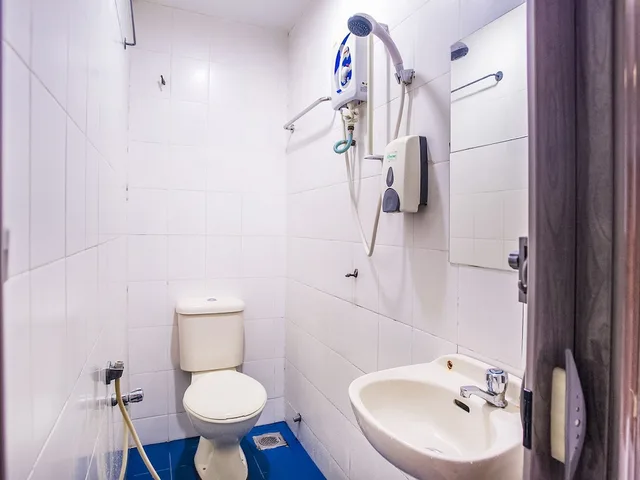 غرفة قياسية بسريرين منفصلين، Oyo 44097 Avatarr Hotel 1/1