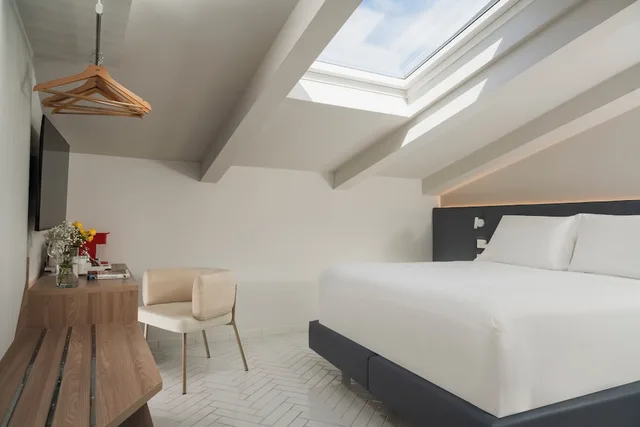 Room, Double Bed, Attic، Palazzo Tasso 3/10