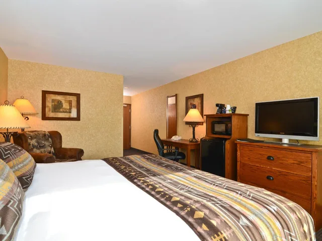 غرفة ديلوكس بسرير كينج، Best Western Plus Kelly Inn and Suites 3/6