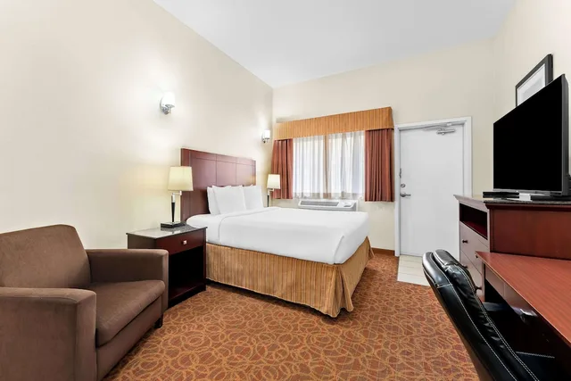 غرفة قياسية بسرير كوين لذوي الإعاقة، Best Western Williams Lake Hotel 2/4