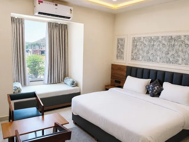 غرفة فاخرة بسرير كينج، THE COUNTRY SIDE RESORT 1/10