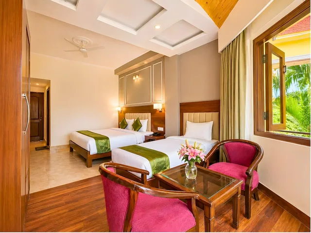Superior, Triple, 1 Queen and 1 Single Bed, Balcony, Garden Access، Riverside Resort 2/8
