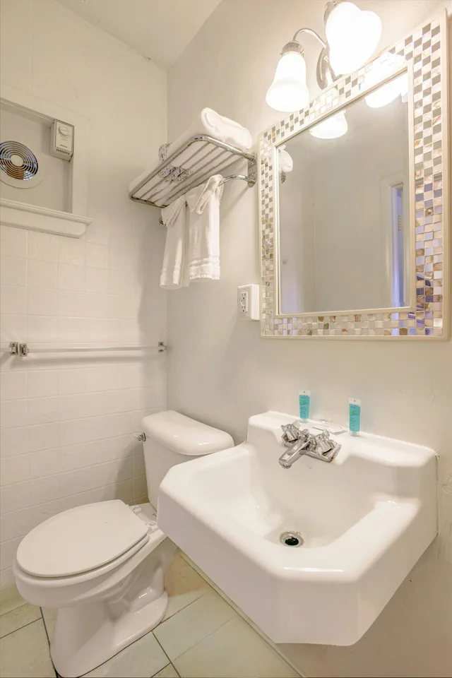 غرفة بسريرين مزدوجين لغير المدخنين، Cadiz Motel by OYO on route 250 7/8