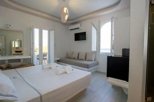 Bliss, Zen, 1 King and 1 Single Beds, Sea View, Zen Suites & Spa 1/2
