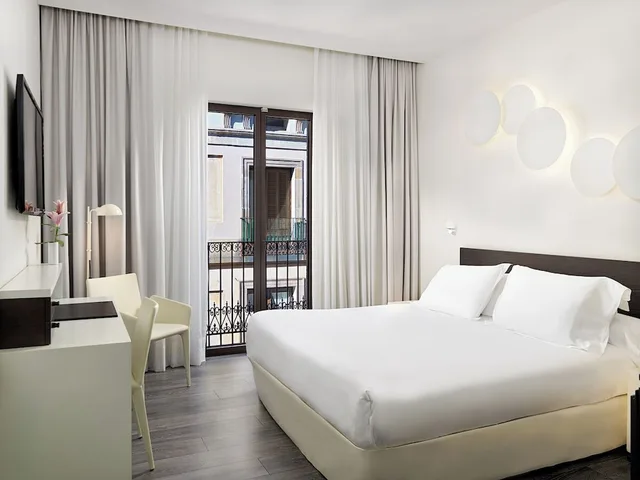 Barcelona, City, Classic, Single, Double Bed، H10 Port Vell 3/6