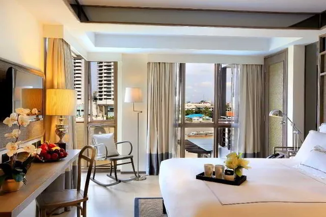 غرفة بسرير كينج بإطلالة على النهر، Riva Surya Bangkok Hotel 1/1