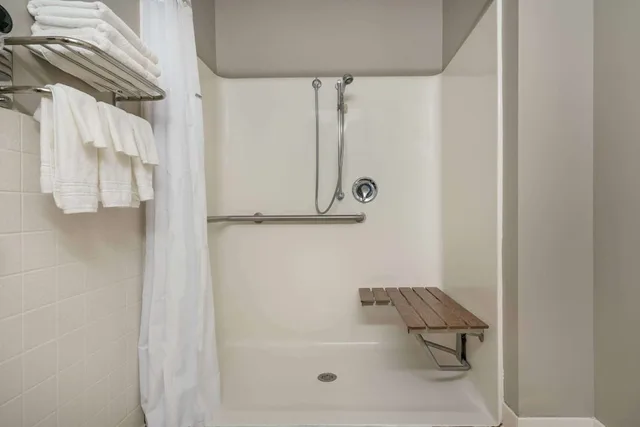 غرفة بسرير كوين لذوي الإعاقة، Baymont By Wyndham Baldwin 10/10