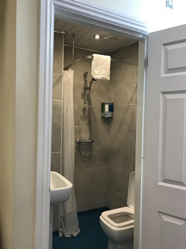 جناح بسرير مزدوج وسرير فردي، Cassandra Guest House 7/8