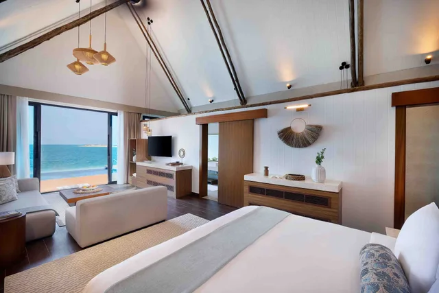 1 Bedroom, Anantara, Beach Pool, Sunset, Villa, King Bed، Anantara World Islands Dubai Resort 1/4