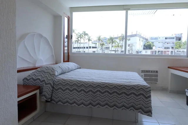 Standard, Street View, 2 Sofa، Hotel Aristos Acapulco 5/10