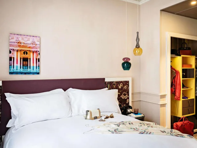 Premium, Junior Suite, King Bed, Street or Courtyard View, Living Area، Sofitel Le Scribe Paris Opera 2/10