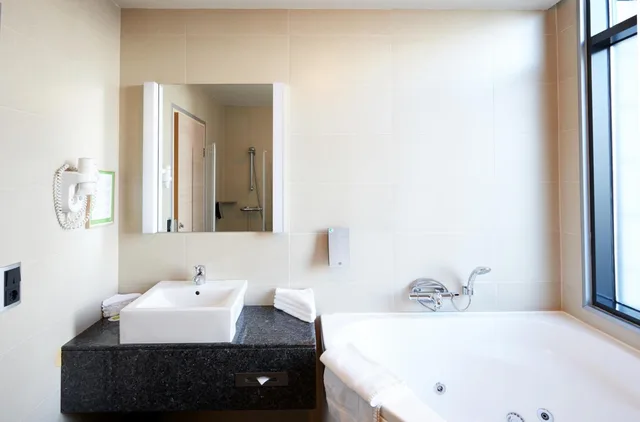 جناح جونيور بسرير كوين مع أريكة، Hotel Reykjavik Grand 6/7