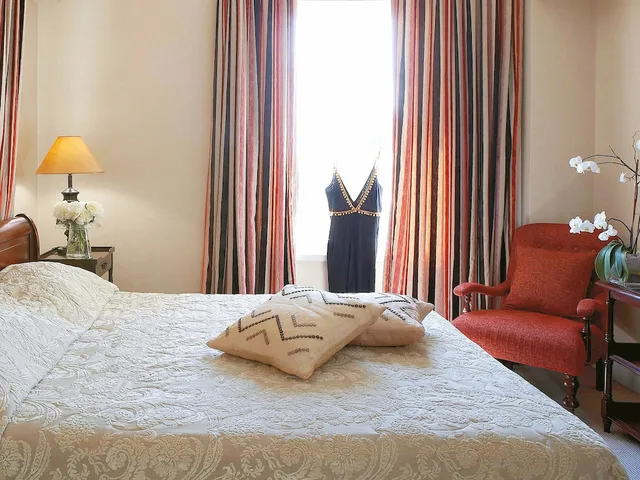 جناح تنفيذي بسرير كوين بإطلالة على الحديقة، Grecotel Larissa Imperial 1/7