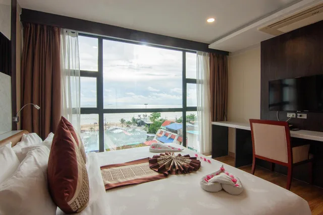 جناح بسرير كينج بإطلالة على البحر، Golden Jomtien Beach Hotel 3/10
