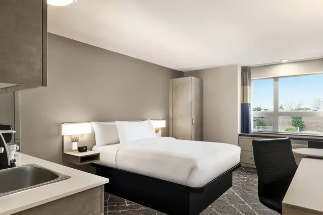 1 Bedroom, Suite, Microtel Inn & Suites Montreal Airport-Dorval QC 2/2