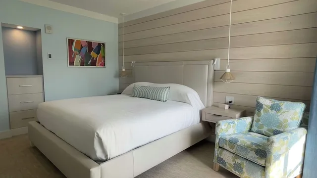 Room, King Bed, Cove Side، The Colony Hotel 4/9