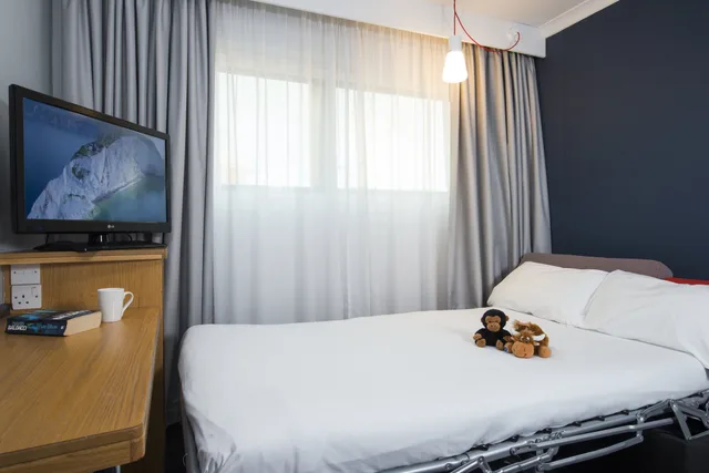 غرفة قياسية بسرير مزدوج مع أريكة، Holiday Inn Express East Midlands Airport 6/9
