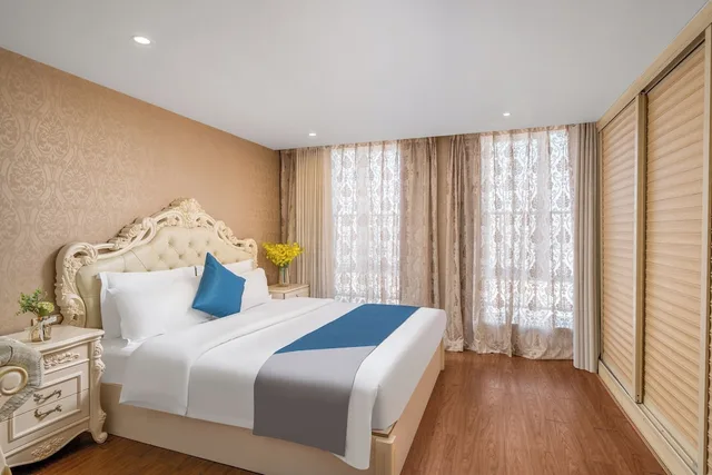 Business, Queen Bed, Yoyo International Apartment 4/10