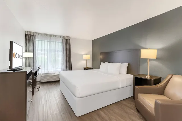 غرفة قياسية بسرير كينج، Clarion Inn Salt Lake City Airport 1/10