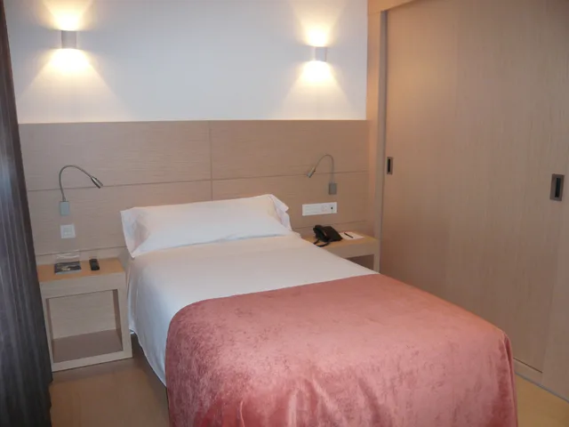 غرفة عائلية بسرير كينج، Sercotel Hola Tafalla 5/7