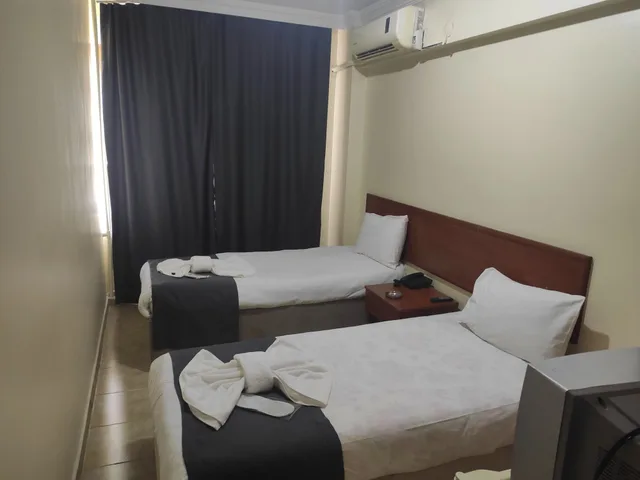 غرفة قياسية بسريرين منفصلين، Sah Hotel 4/10