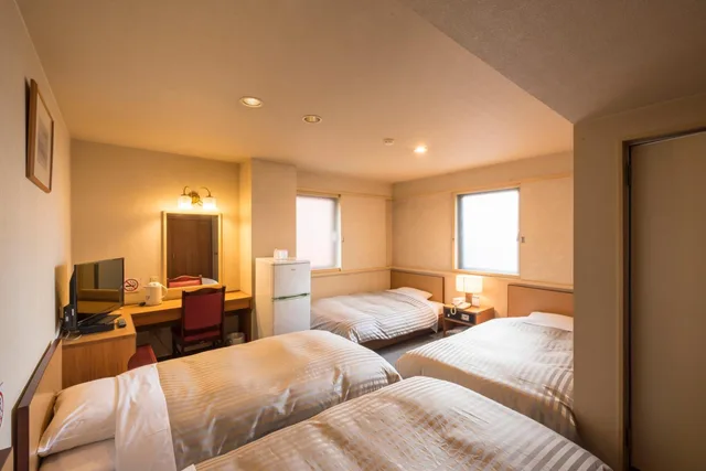 غرفة رباعية بأربعة أسرّة، Oka Hotel 1/1
