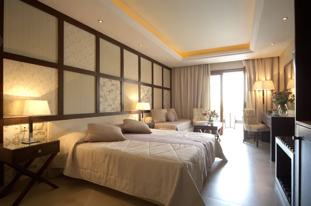 غرفة بسرير مزدوج، Theartemis Palace 3/9