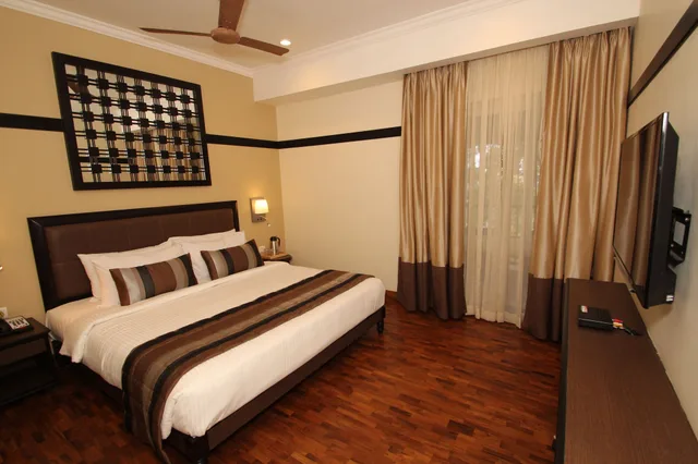 غرفة سوبيريور بسرير كينج، Club Mahindra Mount Serene Munnar 1/3