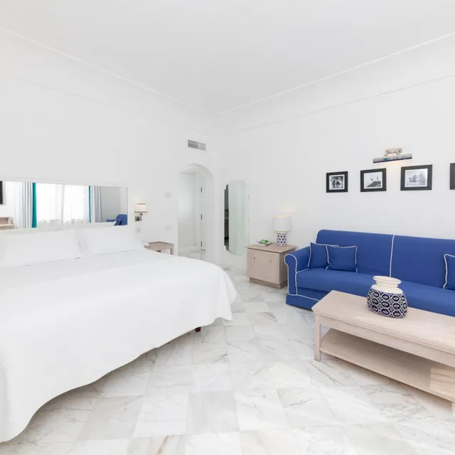 غرفة بسرير مزدوج بإطلالة على البحر، Hotel Mamela 6/10