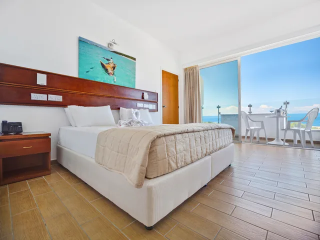جناح بسريرين منفصلين بإطلالة على البحر مع أريكة، Avlida Hotel 2/3