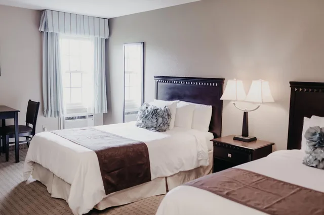 جناح بسريرين كينج، Eastland Suites Hotel & Conference Ctr, Trademark by Wyndham 2/8
