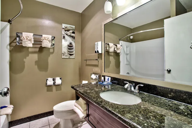 غرفة قياسية بسريرين كوين مع أريكة، Best Western Mountain View Inn 7/8
