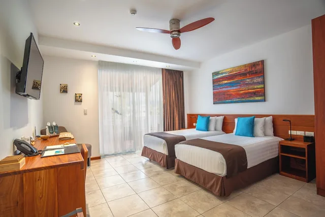 غرفة سوبيريور بسريرين منفصلين بشرفة، Cucuve Suites 3/10