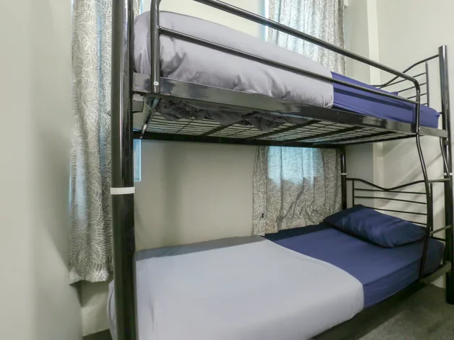 Spot on Family، SPOT ON 89751 Bed Station Guest House 1/3