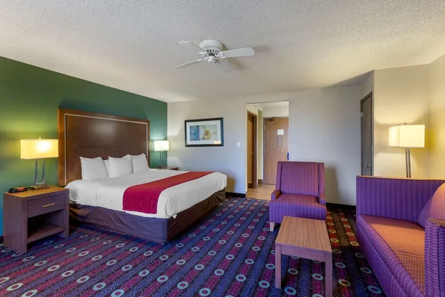 جناح بسرير كينج مع أريكة، Comfort Inn West Valley - Salt Lake City South 3/5
