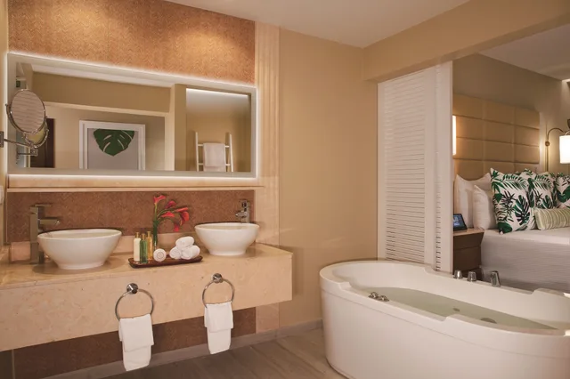 جناح جونيور بسرير كينج بإطلالة على الحديقة، Secrets Wild Orchid Montego Bay - Adults Only 4/4
