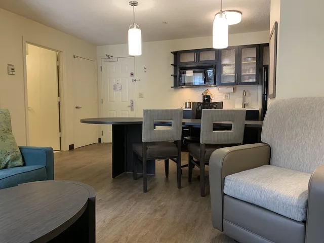 جناح بغرفة نوم واحدة بحوض استحمام لذوي الإعاقة، CANDLEWOOD SUITES RALEIGH CRABTREE 2/4