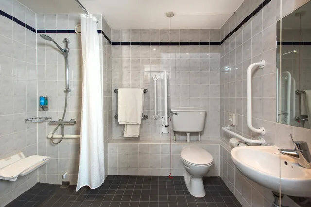 غرفة قياسية بسرير مزدوج لذوي الإعاقة، Holiday Inn Express LONDON - DARTFORD 2/2