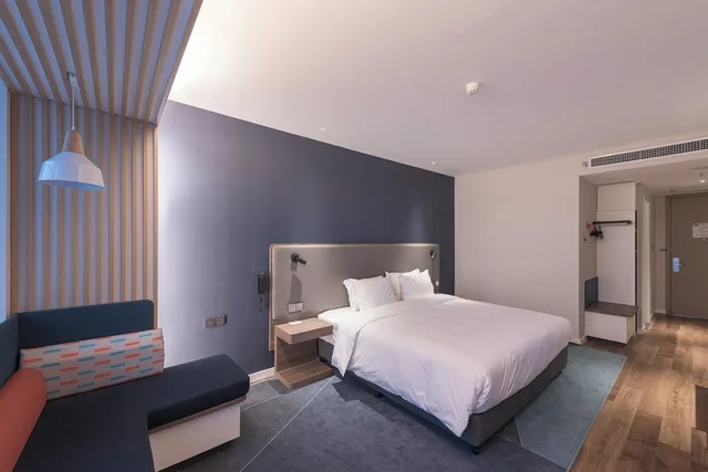 غرفة قياسية بسرير كينج بإطلالة على الجبل، Holiday Inn Express Dengfeng Songshan, an IHG Hotel 1/2