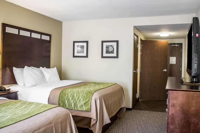 غرفة رباعية بسريرين كوين، Comfort Inn Saint Clairsville, OH 1/2