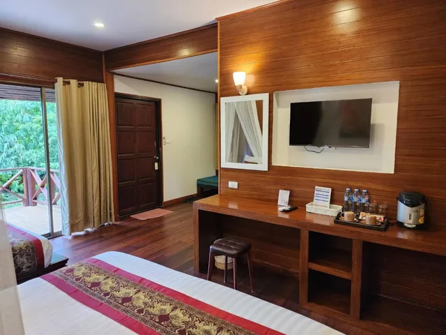 كوخ سوبيريور ثلاثي بسرير مزدوج، Phi Phi Natural Resort 2/2