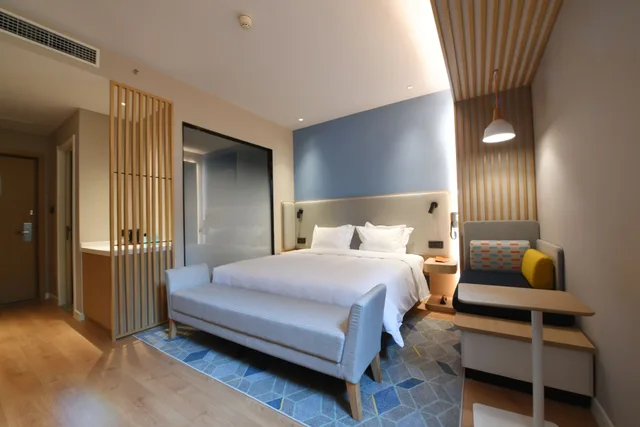 Standard, King Bed, Extra Floor Space، Holiday Inn Express Tianjin Binhai an IHG Hotel 1/2