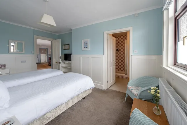 Standard, Twin Beds, King Bed, Hill View، Exmoor House - Guest House 2/3