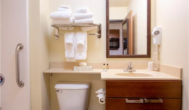 غرفة قياسية بسريرين كوين، My Place Hotel Bismarck Nd 10/10
