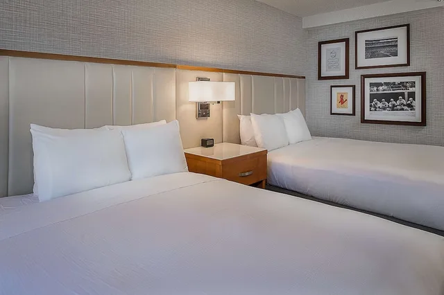 Executive, 2 Queen Beds, Bay View، Hilton St. Louis at the Ballpark 4/10