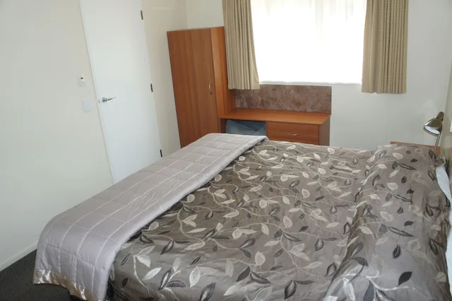 1 Bedroom, Spa, 1 King and 1 Single Beds، Bks Egmont Motor Lodge 2/5
