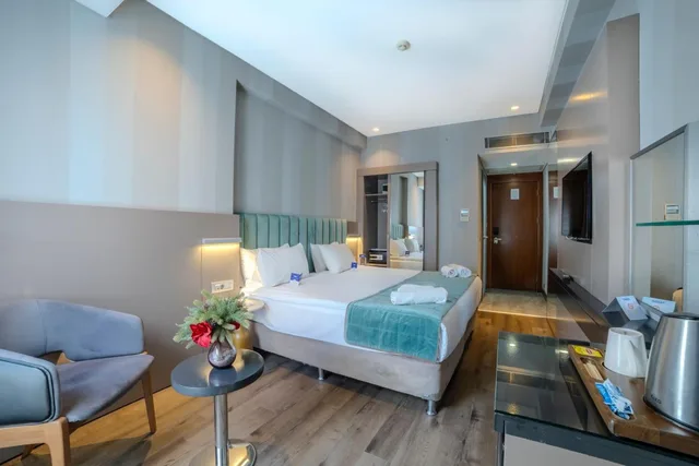 غرفة مفردة، The Tango Hotel 8/10