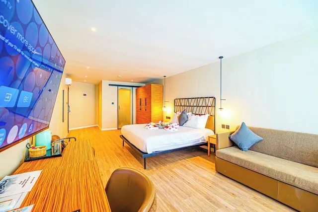 Superior, King Bed, Ocean View, Sofa, Kombo Beach Resort 4/5